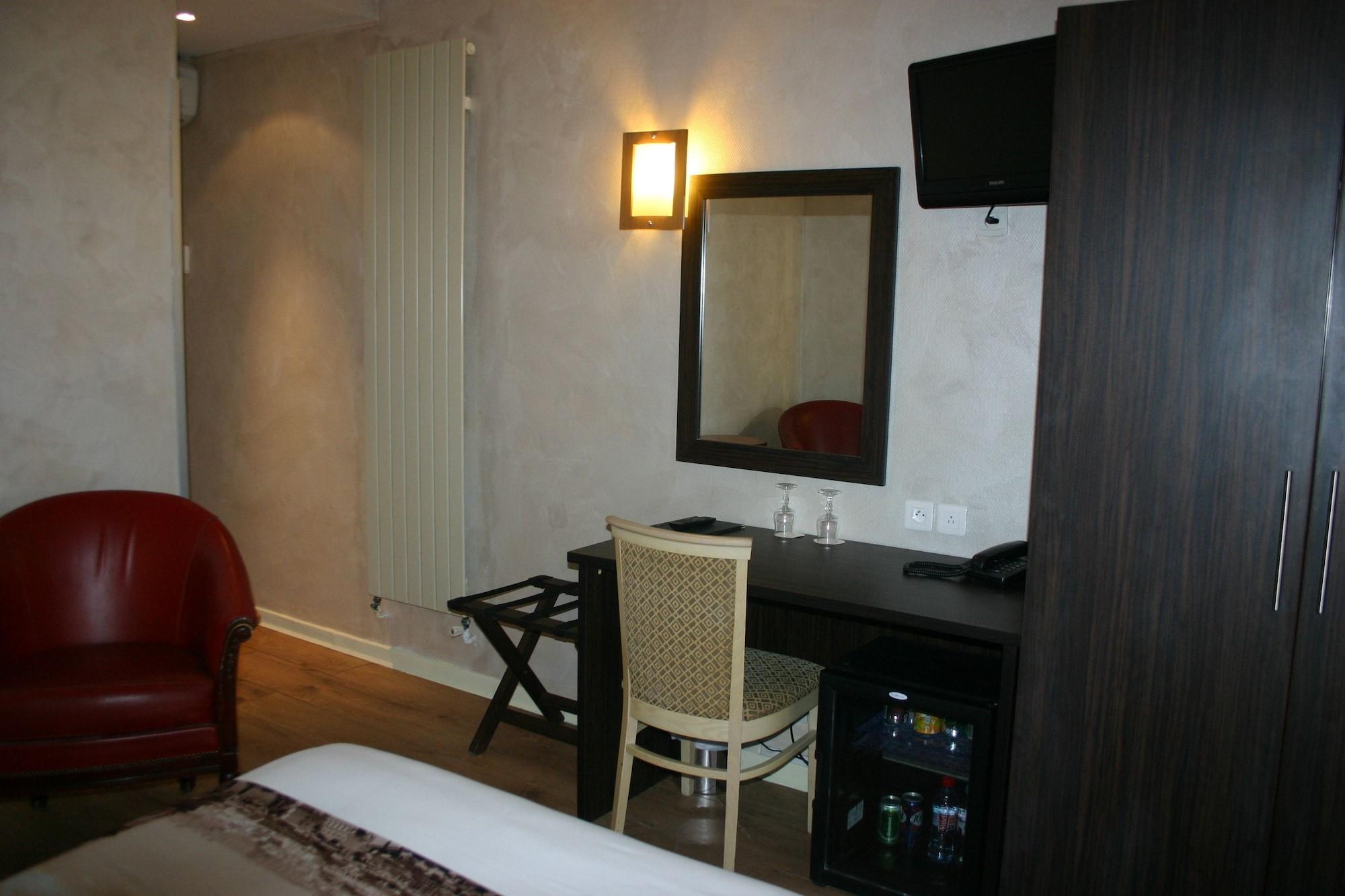 Hotel Derby Eiffel Parijs Buitenkant foto